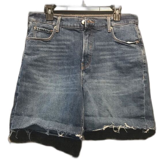 Old Navy Bermuda Shorts Women’s Size 12 Blue Denim Zip Fly Frayed Hem 7” Inseam - Picture 1 of 4